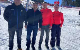 2_Rodelexperten an der Strecke