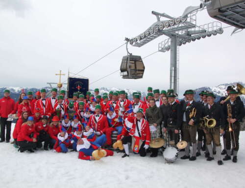 Traditional “Schäfflertanz” at the Jenner mountain station